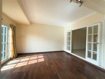CASA EN VENTA - 5 DORMITORIOS - ZONA LAGO