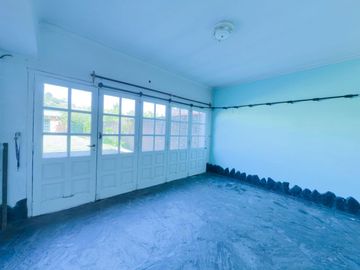 CASA EN VENTA - 5 DORMITORIOS - ZONA LAGO