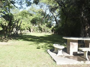 VENTA-TERRENO CON PISCINA Y CABAÑAS-LUJÁN-MENDOZA