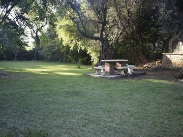 VENTA-TERRENO CON PISCINA Y CABAÑAS-LUJÁN-MENDOZA