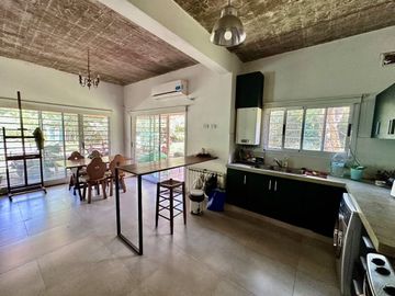 Venta Casa 4 ambientes, PILETA El Pato Berazategui