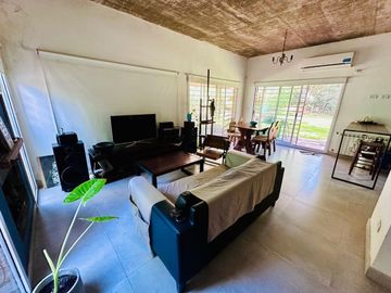 Venta Casa 4 ambientes, PILETA El Pato Berazategui