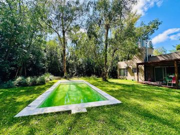 Venta Casa 4 ambientes, PILETA El Pato Berazategui