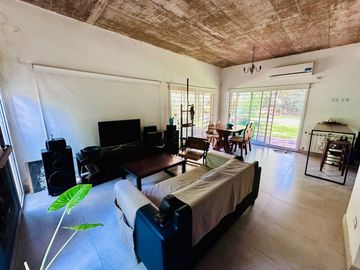 Venta Casa 4 ambientes, PILETA El Pato Berazategui