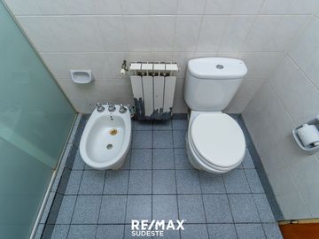 VENTA O PERMUTA CASA QUINTA + DPTO + GALPON