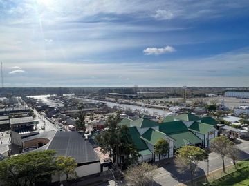 VENTA MONOAMB. P. DE FRUTOS, VISTA AL RIO. HOTEL