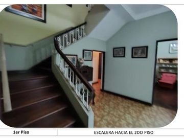 SE VENDE CASA DE 2 PLANTAS MAS AZOTEA EN MIRAFLORES