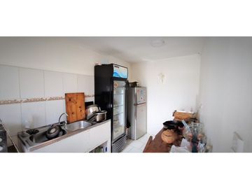 Sitio con instalaciones y patente para Restaurant, en La Cruz.