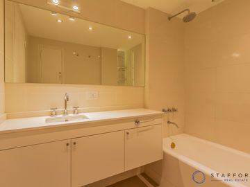 Departamento reciclado de 5 Ambientes en Venta – Retiro, Plaza Libertad
