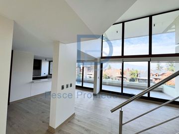HERMOSO DUPLEX CON MARAVILLOSA VISTA DESPEJADA