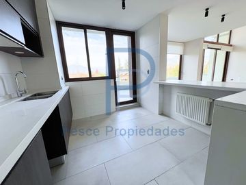 HERMOSO DUPLEX CON MARAVILLOSA VISTA DESPEJADA