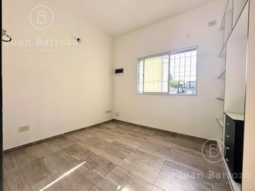Venta Departamento de 2 ambientes en Banfield Este.
