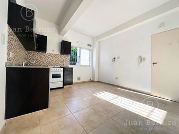 Venta Departamento de 2 ambientes en Banfield Este.