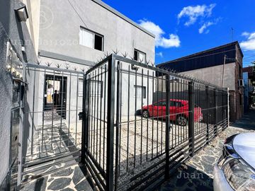 Venta Departamento de 2 ambientes en Banfield Este.