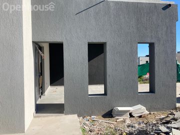 VENTA CASA 5 AMBIENTES BARRIO EL ALJIBE