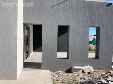 VENTA CASA 5 AMBIENTES BARRIO EL ALJIBE