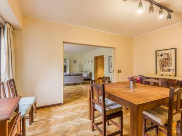 Departamento de 5 ambientes  2 baños completos, cochera baulera - Seguridad 24hs - Venta en Retiro