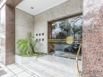 Departamento de 5 ambientes  2 baños completos, cochera baulera - Seguridad 24hs - Venta en Retiro