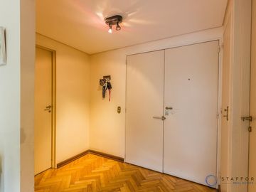 Departamento de 5 ambientes  2 baños completos, cochera baulera - Seguridad 24hs - Venta en Retiro