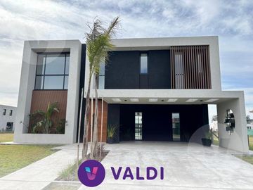 Casa en venta - Barrio Canning Chico