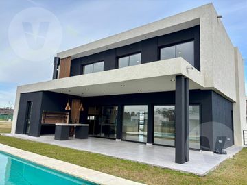 Casa en venta - Barrio Canning Chico