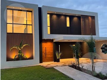 Casa en venta - Barrio Canning Chico