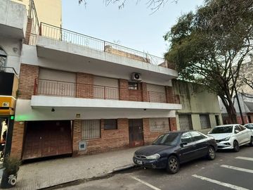 Rocamora 4200, Casa 4 ambientes, con cochera, balcón y terraza, Almagro