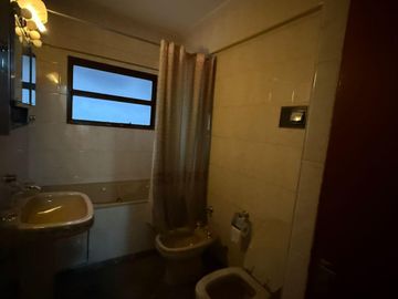 Rocamora 4200, Casa 4 ambientes, con cochera, balcón y terraza, Almagro