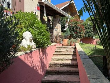 Casa en venta - 3 Dormitorios 2 Baños - Villa Gesell