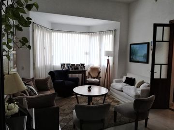 Casa en venta en zona residencial de San Isidro