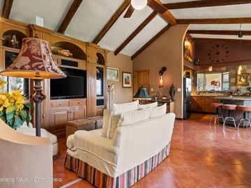 Casa sustentable con jacuzzi y vistas al mar en Higuera Blanca