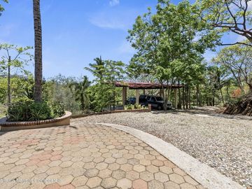 Casa sustentable con jacuzzi y vistas al mar en Higuera Blanca
