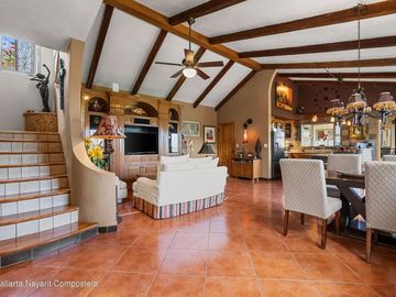 Casa sustentable con jacuzzi y vistas al mar en Higuera Blanca