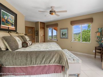 Casa sustentable con jacuzzi y vistas al mar en Higuera Blanca
