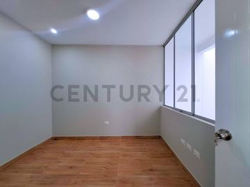 VENTA DE CASA EN ESTRENO EN TACNA