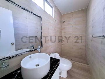 VENTA DE CASA EN ESTRENO EN TACNA