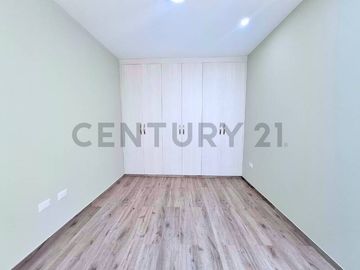 VENTA DE CASA EN ESTRENO EN TACNA