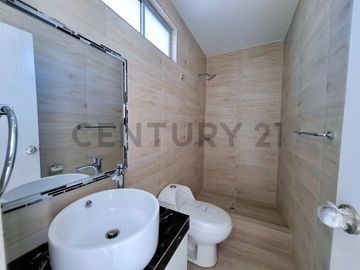 VENTA DE CASA EN ESTRENO EN TACNA