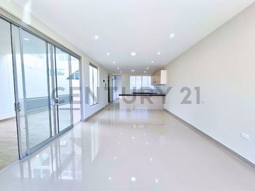 VENTA DE CASA EN ESTRENO EN TACNA
