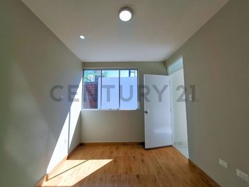 VENTA DE CASA EN ESTRENO EN TACNA