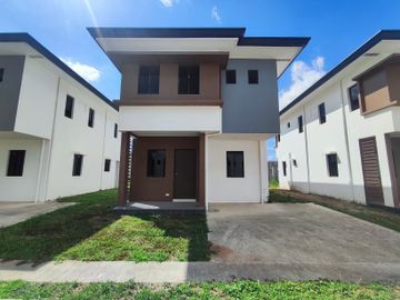 2 Storey Single Detached w/ 3-4 Bedrooms For Sale in Brgy. Malvar Batangas-EA