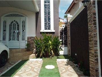 LA CHORRERA / BARRIO COLON / 232M / DUPLEX / 3 HABITACION / PISCINA