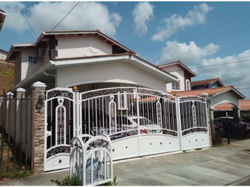 LA CHORRERA / BARRIO COLON / 232M / DUPLEX / 3 HABITACION / PISCINA