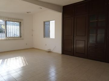 FRACC. REFORMA, Casa en VENTA con doble frente y 3 recamaras