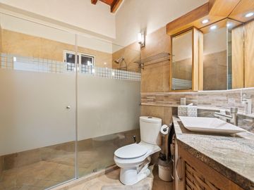 Departamento en  Venta en Las Palmas 1 frente a Marina Vallarta.