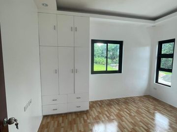 Single Detached w/4 Bedrooms For Sale in Brgy. Mabini, Lipa City, Batangas-EA