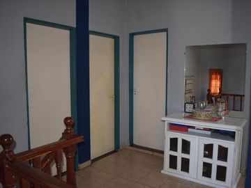 Casa mas departamento con PARQUE Y COCHERA