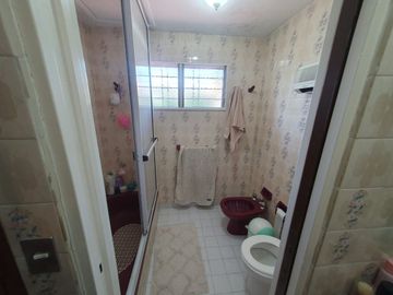 CASA 4 AMB EN GARIN CENTRO CON PILETA