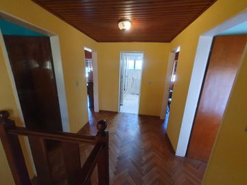 CASA 4 AMB EN GARIN CENTRO CON PILETA