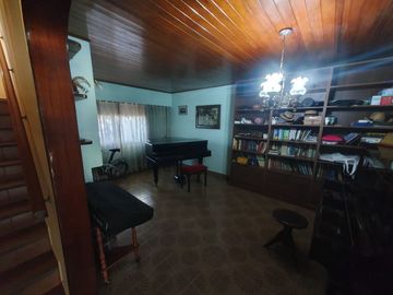 CASA 4 AMB EN GARIN CENTRO CON PILETA